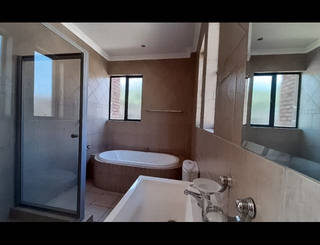 3 BEDROOM FREEHOLD FOR SALE IN XANADU
